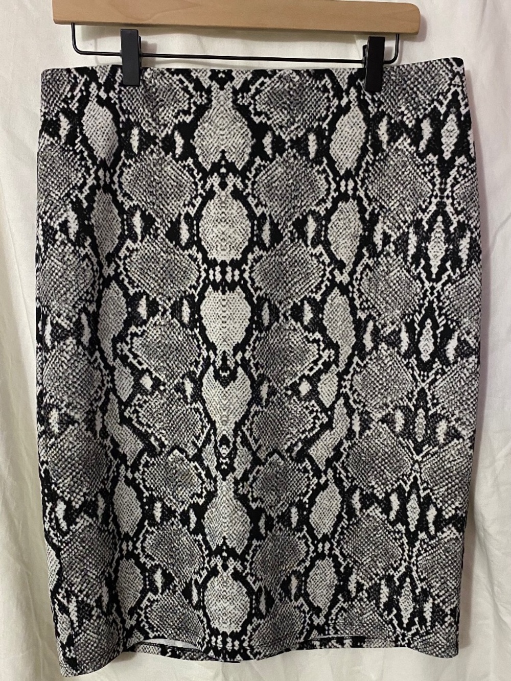 NYCC Snake Print Bodycon Knee Length Stretchy Pull On Skirt, 80s Vibes, Animal